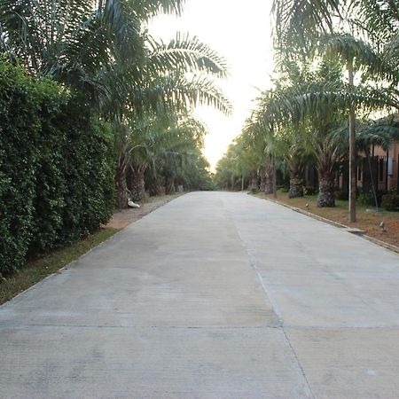 Palm Inn Natai Beach Buitenkant foto